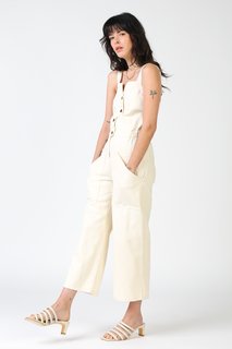 Carly Foulkes feet photo thumbnail