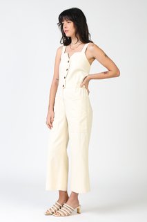 Carly Foulkes feet photo thumbnail