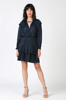 Carly Foulkes feet photo thumbnail