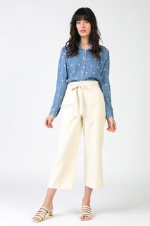 Carly Foulkes feet photo thumbnail