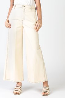 Carly Foulkes feet photo thumbnail