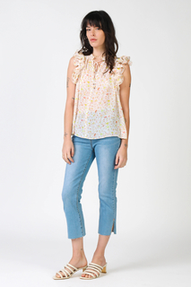 Carly Foulkes feet photo thumbnail