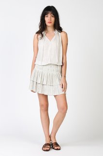 Carly Foulkes feet photo thumbnail