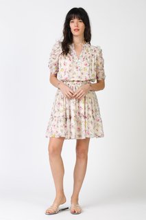 Carly Foulkes feet photo thumbnail