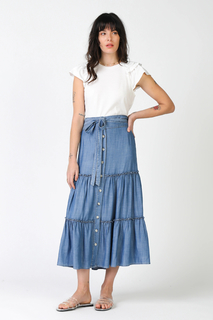 Carly Foulkes feet photo thumbnail