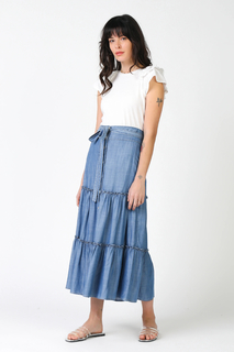 Carly Foulkes feet photo thumbnail