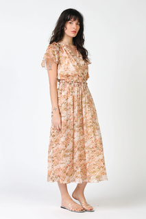 Carly Foulkes feet photo thumbnail