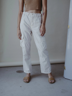 Carly Foulkes feet photo thumbnail