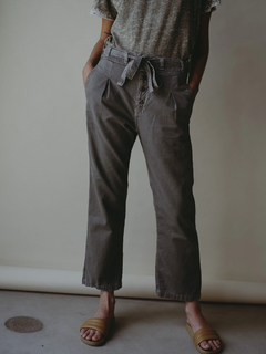 Carly Foulkes feet photo thumbnail