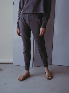 Carly Foulkes feet photo thumbnail