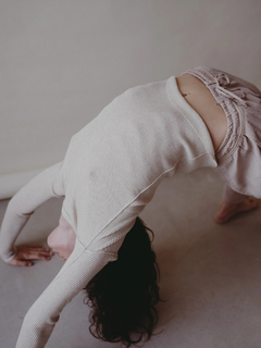 Carly Foulkes feet photo thumbnail