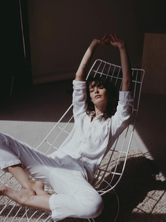 Carly Foulkes feet photo thumbnail