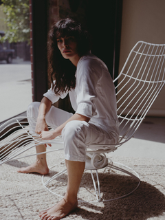 Carly Foulkes feet photo thumbnail