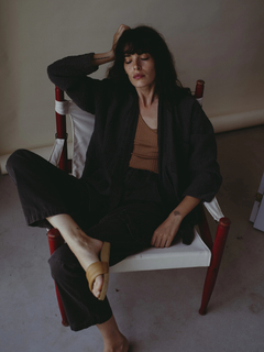 Carly Foulkes feet photo thumbnail