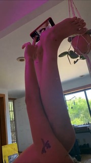 Carly Foulkes feet photo thumbnail