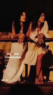 Carly Foulkes feet photo thumbnail