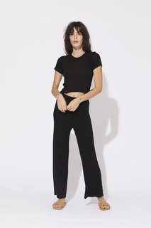 Carly Foulkes feet photo thumbnail