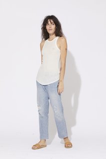 Carly Foulkes feet photo thumbnail