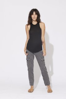 Carly Foulkes feet photo thumbnail