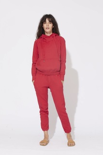 Carly Foulkes feet photo thumbnail