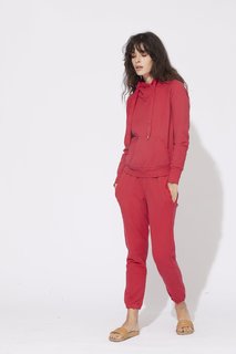 Carly Foulkes feet photo thumbnail