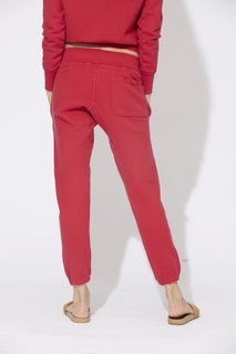 Carly Foulkes feet photo thumbnail