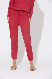 Carly Foulkes feet photo thumbnail