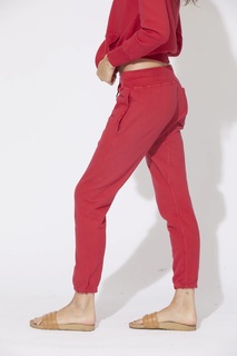 Carly Foulkes feet photo thumbnail