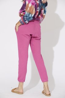 Carly Foulkes feet photo thumbnail