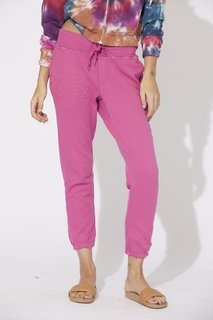 Carly Foulkes feet photo thumbnail