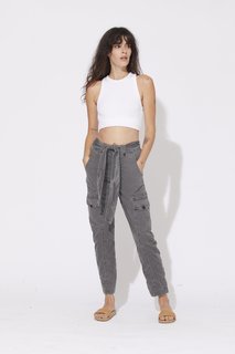 Carly Foulkes feet photo thumbnail