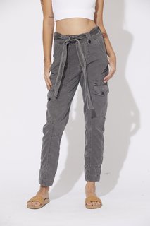 Carly Foulkes feet photo thumbnail