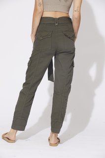 Carly Foulkes feet photo thumbnail