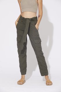 Carly Foulkes feet photo thumbnail