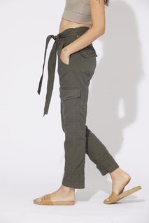 Carly Foulkes feet photo thumbnail