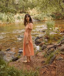 Carly Foulkes feet photo thumbnail