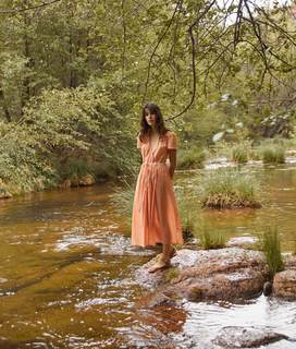 Carly Foulkes feet photo thumbnail