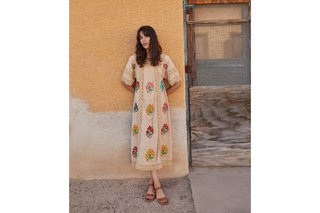 Carly Foulkes feet photo thumbnail