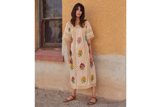 Carly Foulkes feet photo thumbnail