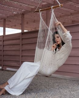 Carly Foulkes feet photo thumbnail