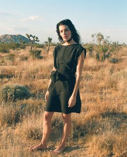 Carly Foulkes feet photo thumbnail