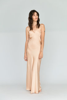 Carly Foulkes feet photo thumbnail