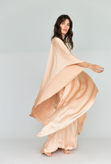 Carly Foulkes feet photo thumbnail