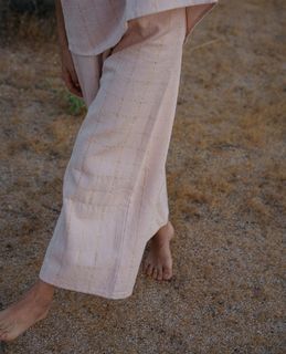 Carly Foulkes feet photo thumbnail