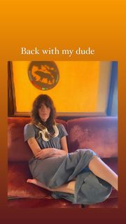 Carly Foulkes feet photo thumbnail