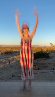 Carly Foulkes feet photo thumbnail