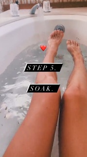 Carly Foulkes feet photo thumbnail