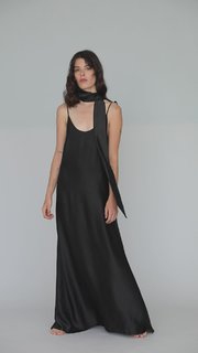 Carly Foulkes feet photo thumbnail