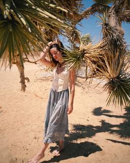 Carly Foulkes feet photo thumbnail