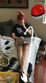 Carly Incontro feet photo thumbnail